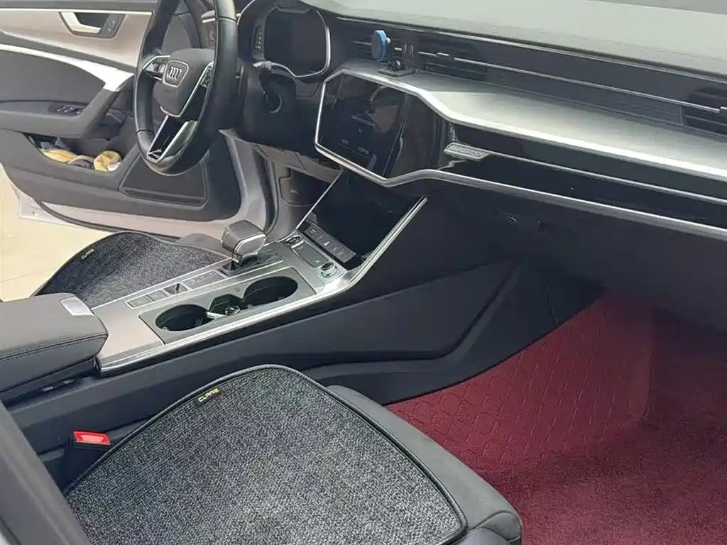 Audi A6 Avant 45 TFSI