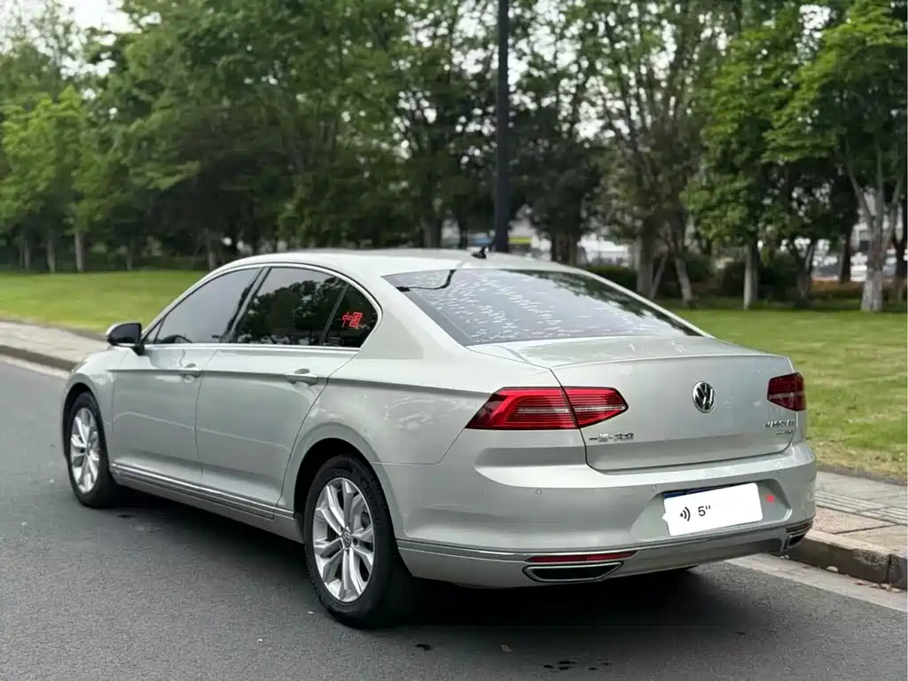 Volkswagen Passat 2018 Facelift 330TSI DSG Luxury