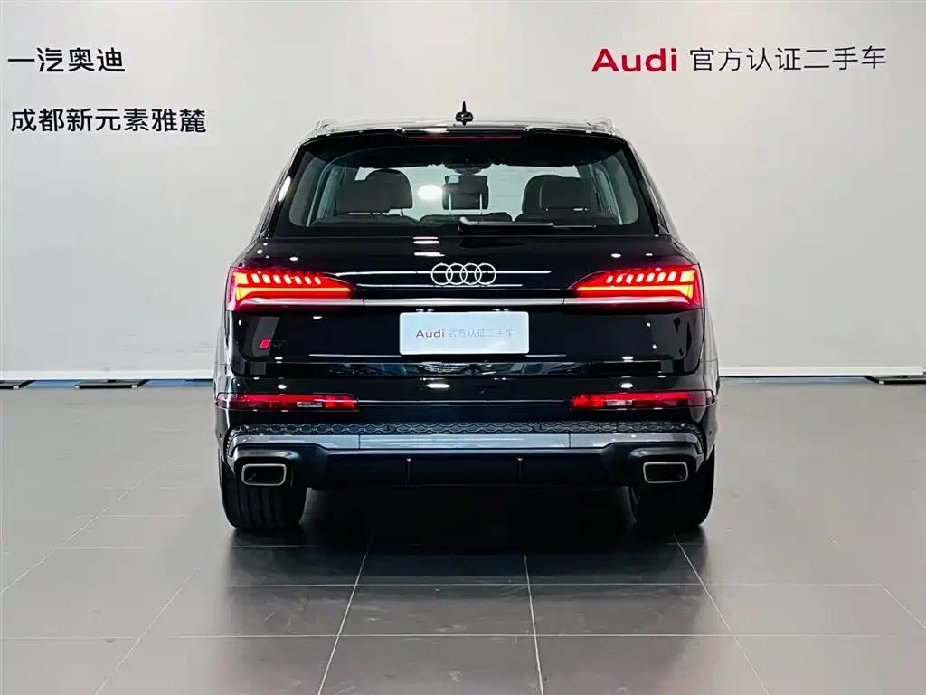 Audi Q7 2024 45 TFSI quattro S line Sport