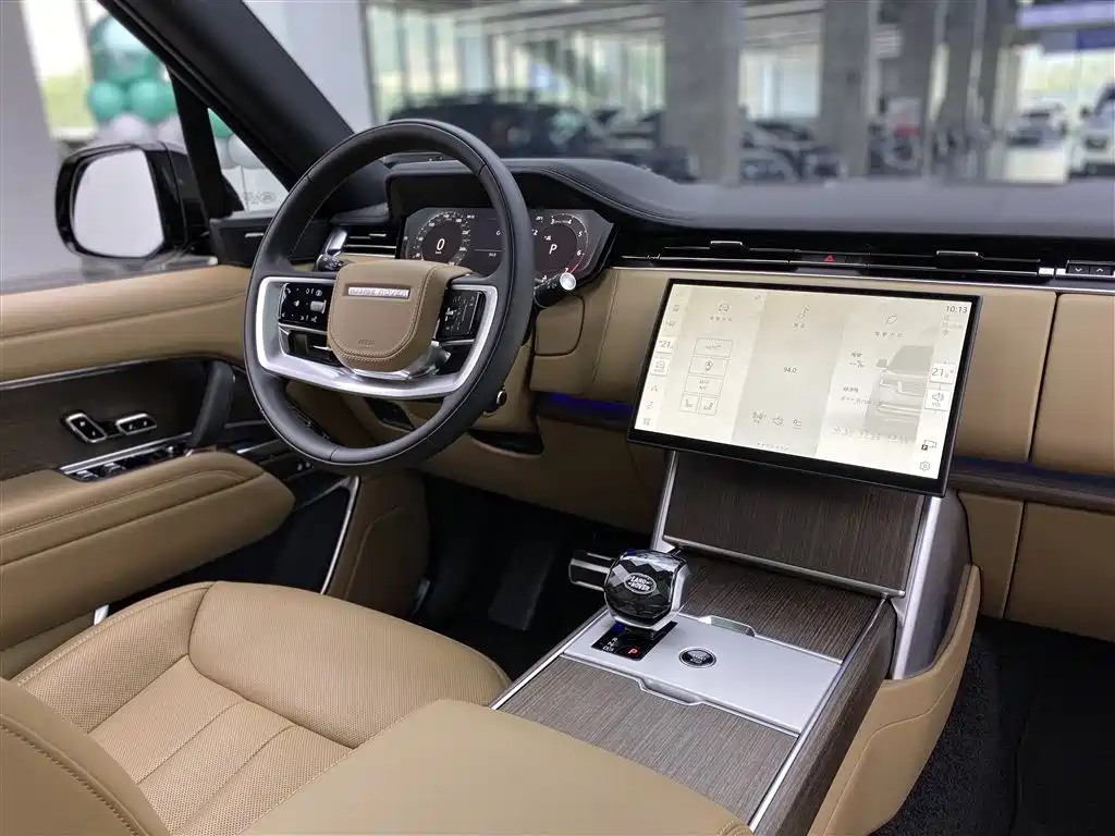 Range Rover 2025 3.0 L6 400PS Autobiography LWB