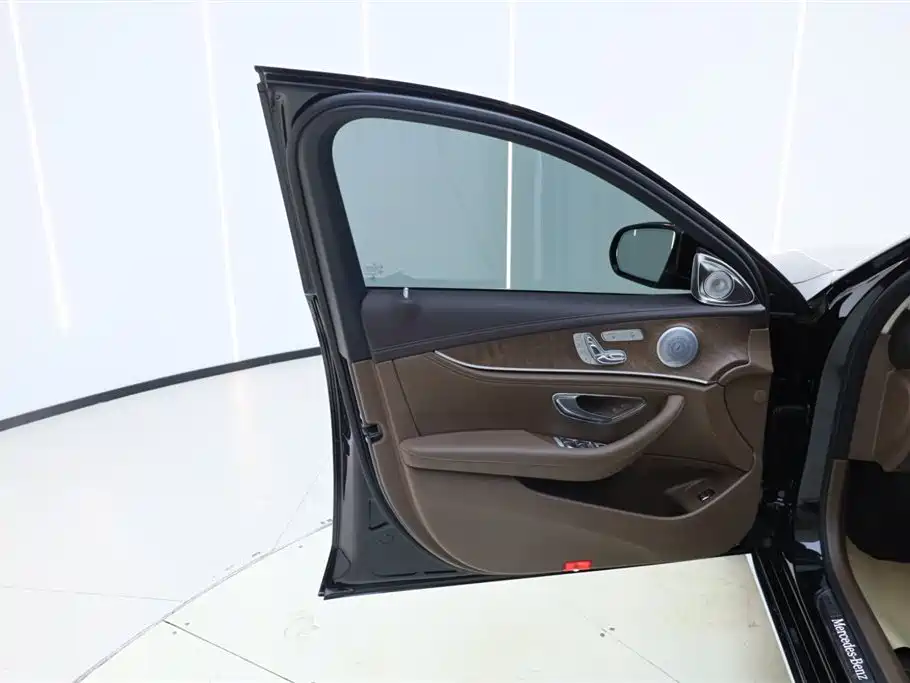 Mercedes-Benz E-Class 2022 Facelift III E 300 L Fashion Edition