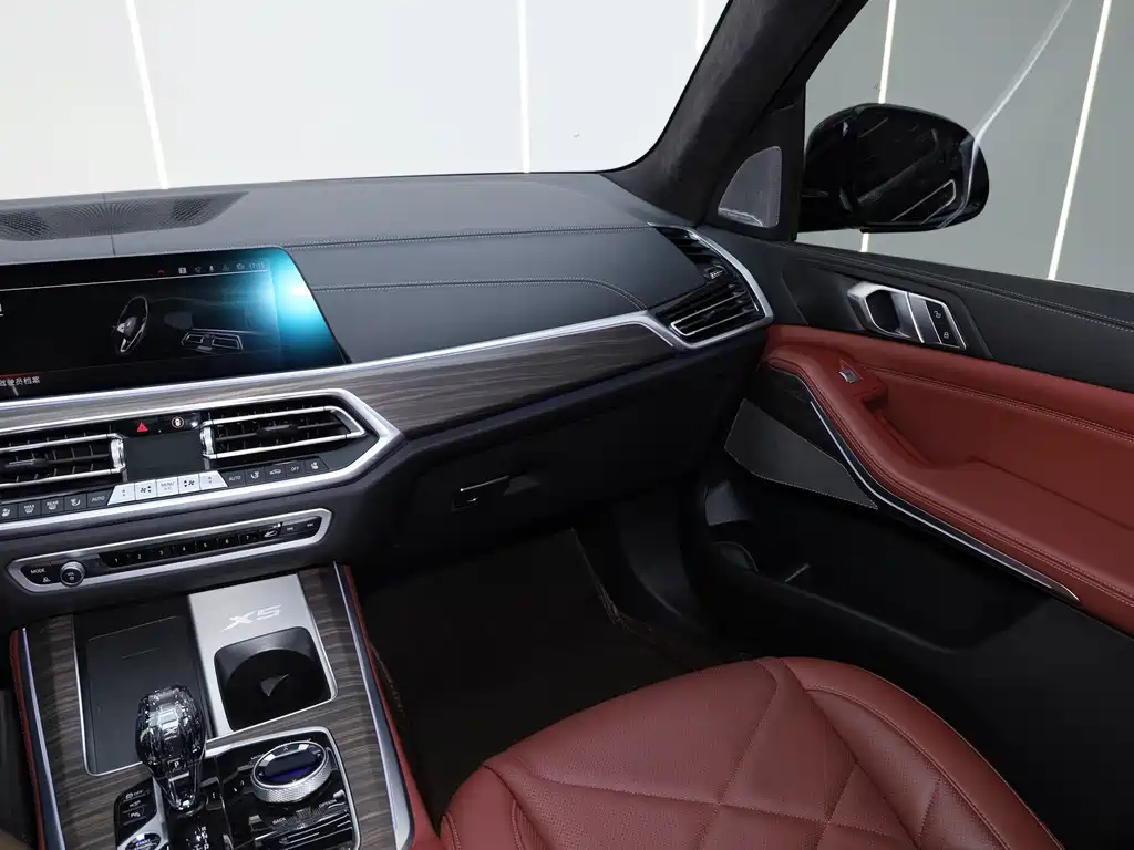 BMW X5 2022 Facelift xDrive 40Li M Sport Package