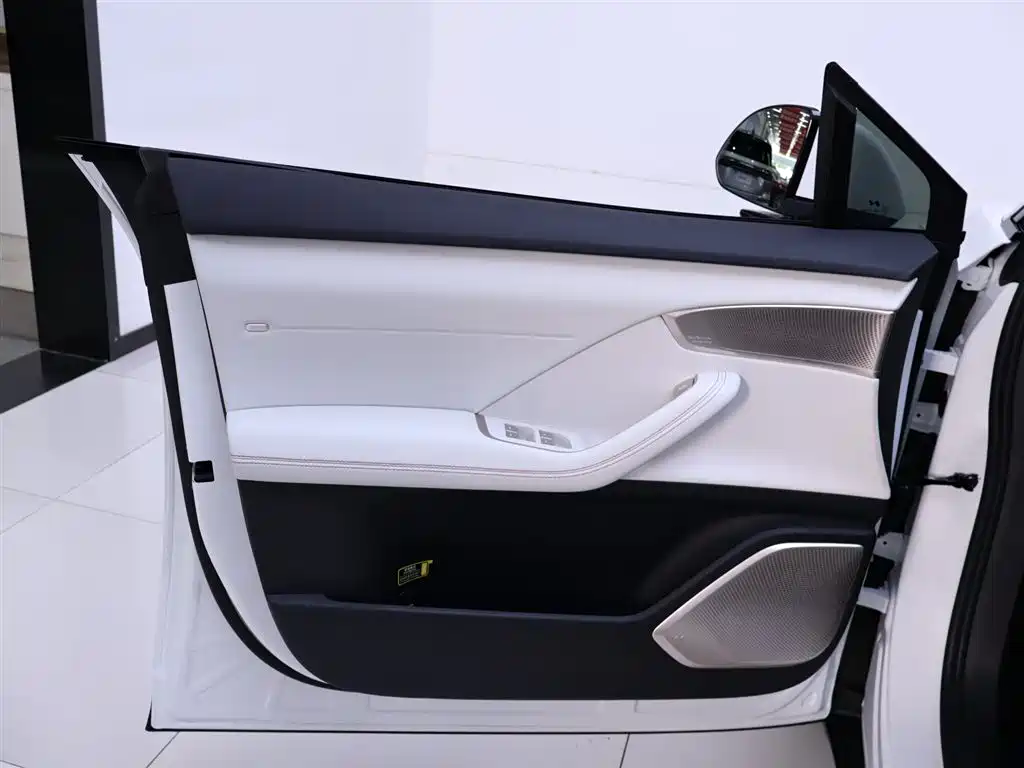 Onvo L60 2025 60kWh RWD