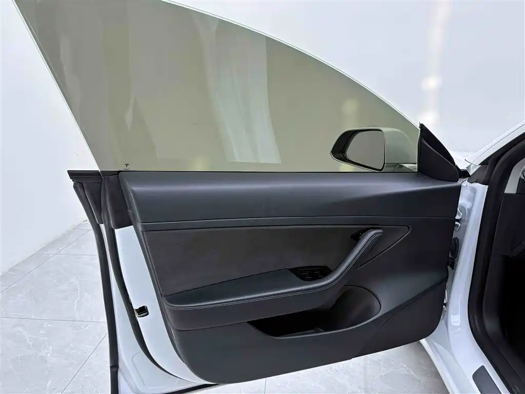 Model 3 2020 Long Range Rear-Wheel Drive