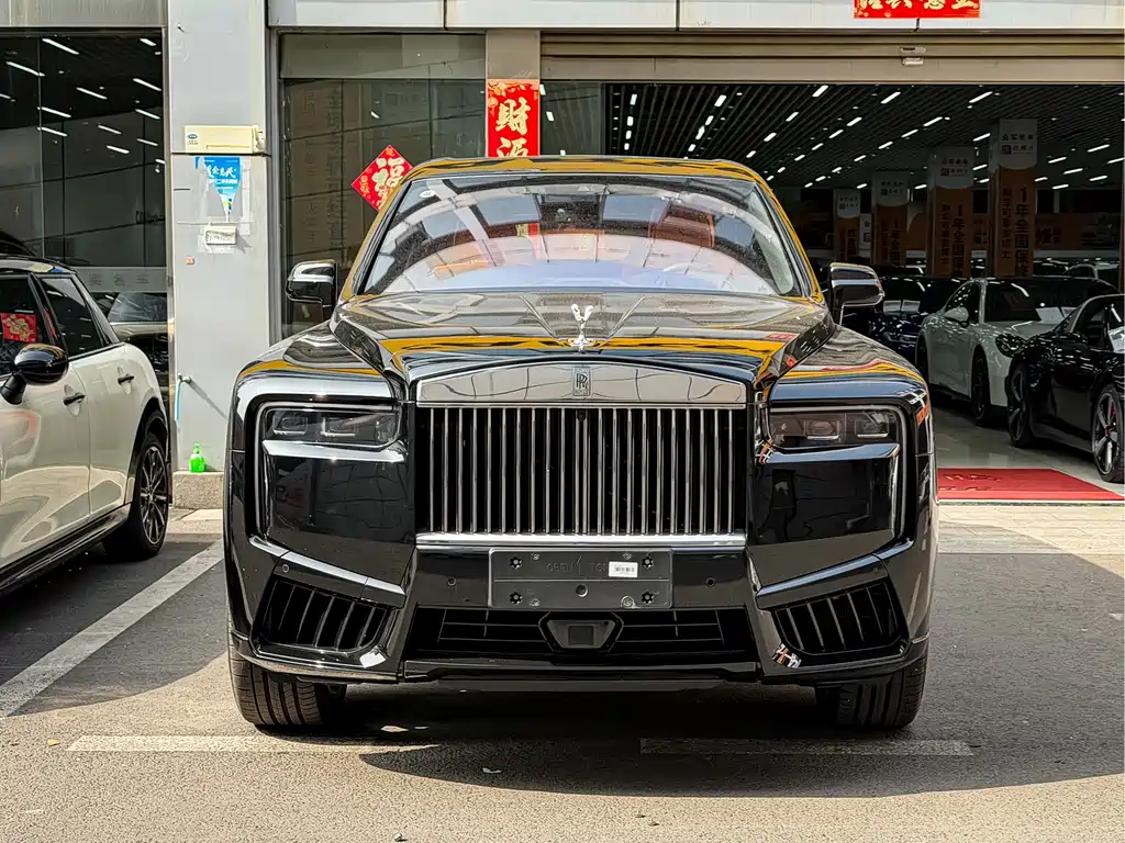 Rolls-Royce Cullinan 2025 Four-Seater Edition