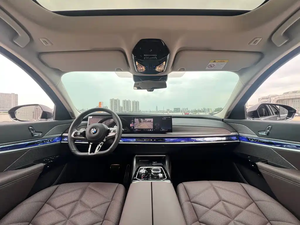 BMW 7 Series 2023 735Li M Sport Package