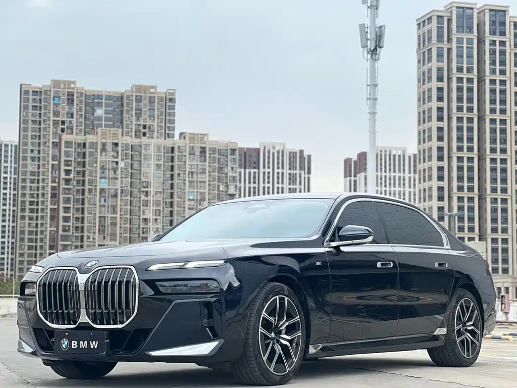 BMW 7 Series 2023 735Li M Sport Package