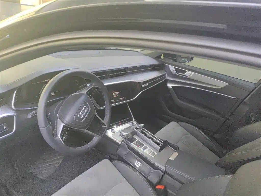 Audi A6L 2024 40 TFSI Luxury Dynamic Edition