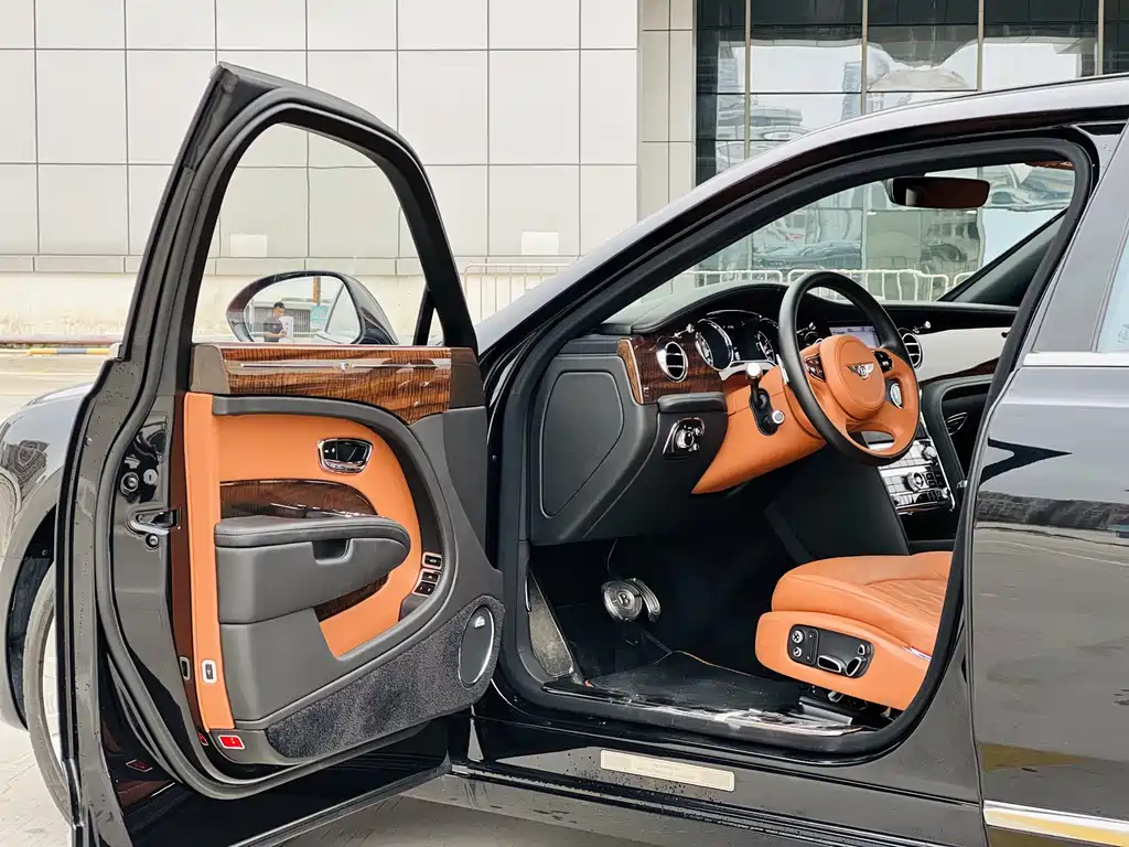 Bentley Mulsanne 2017 6.8T Long Wheelbase Edition