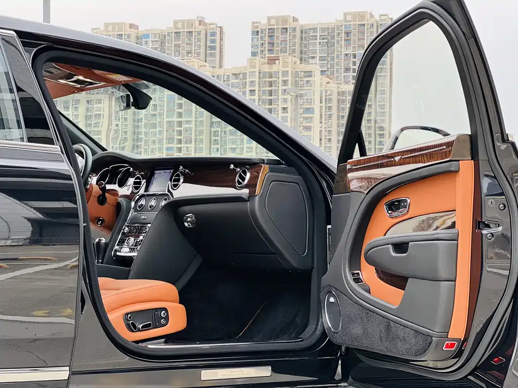 Bentley Mulsanne 2017 6.8T Long Wheelbase Edition