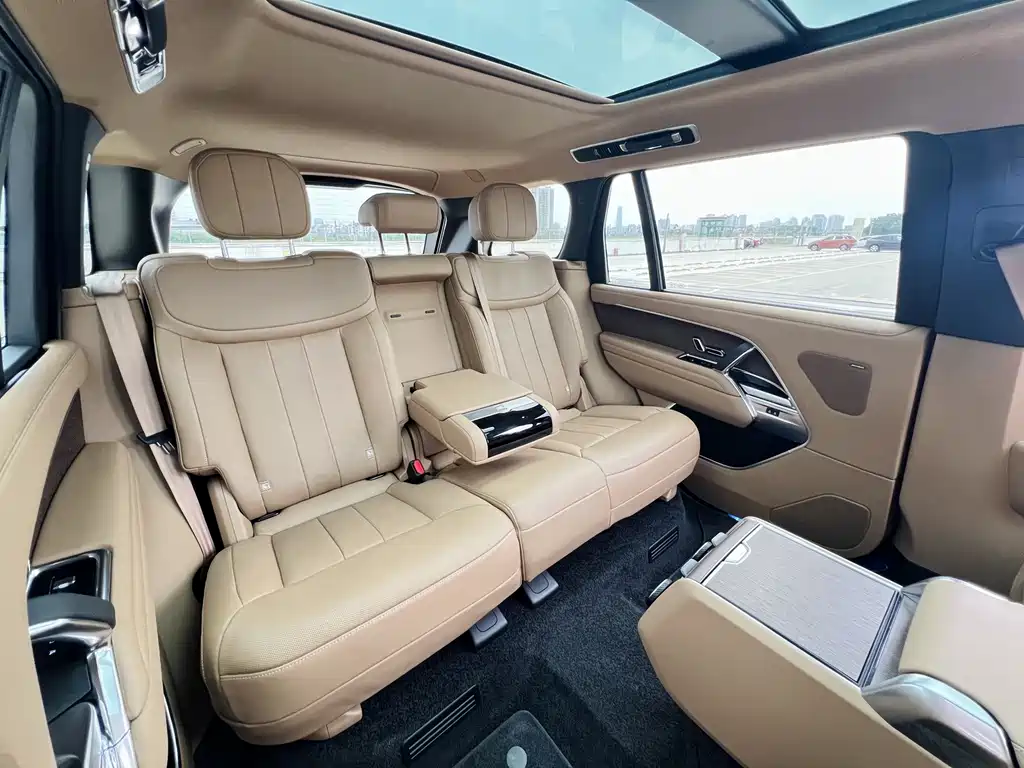 Range Rover 2024 3.0 L6 400PS Autobiography LWB
