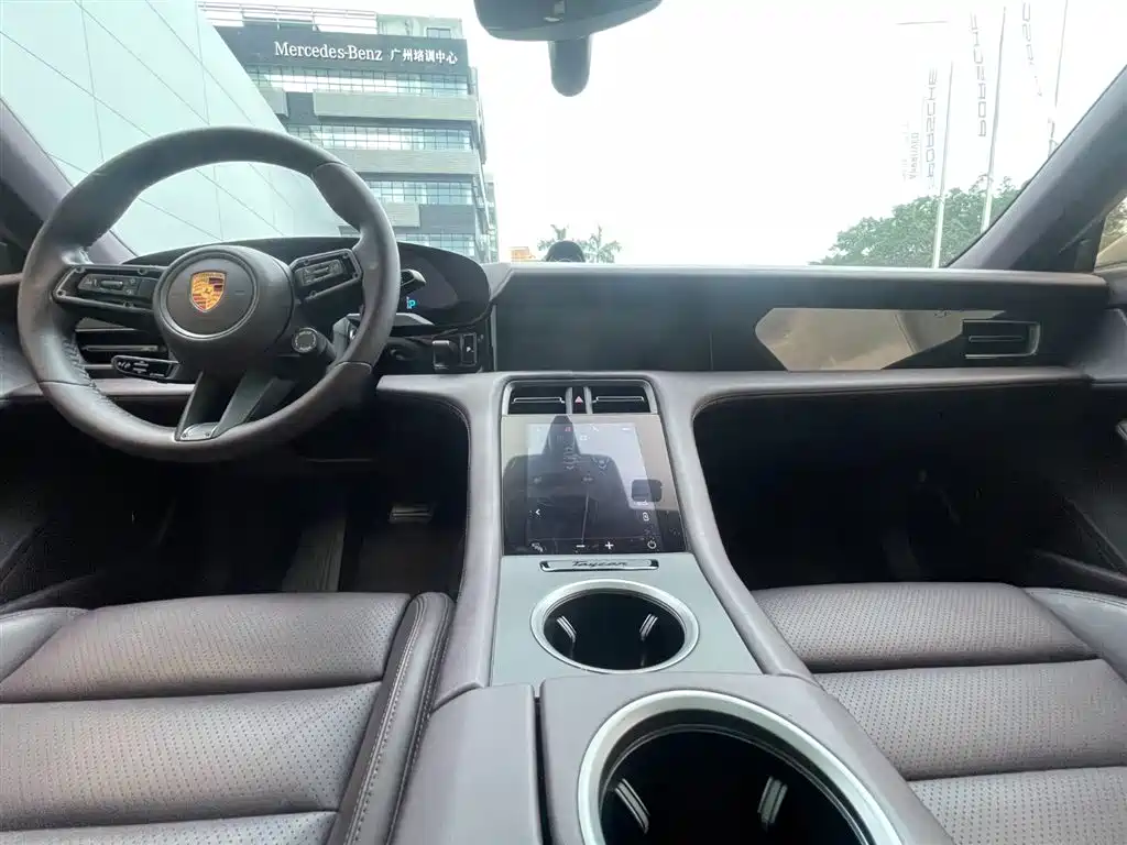 Porsche Taycan 2022