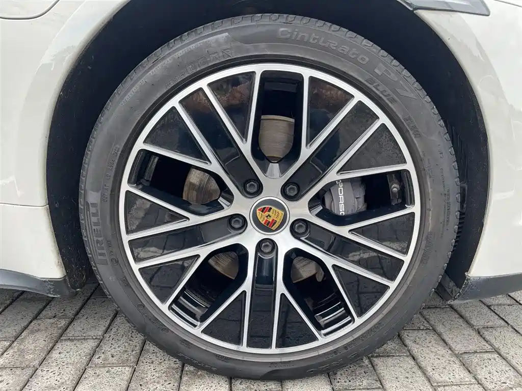 Porsche Taycan 2022