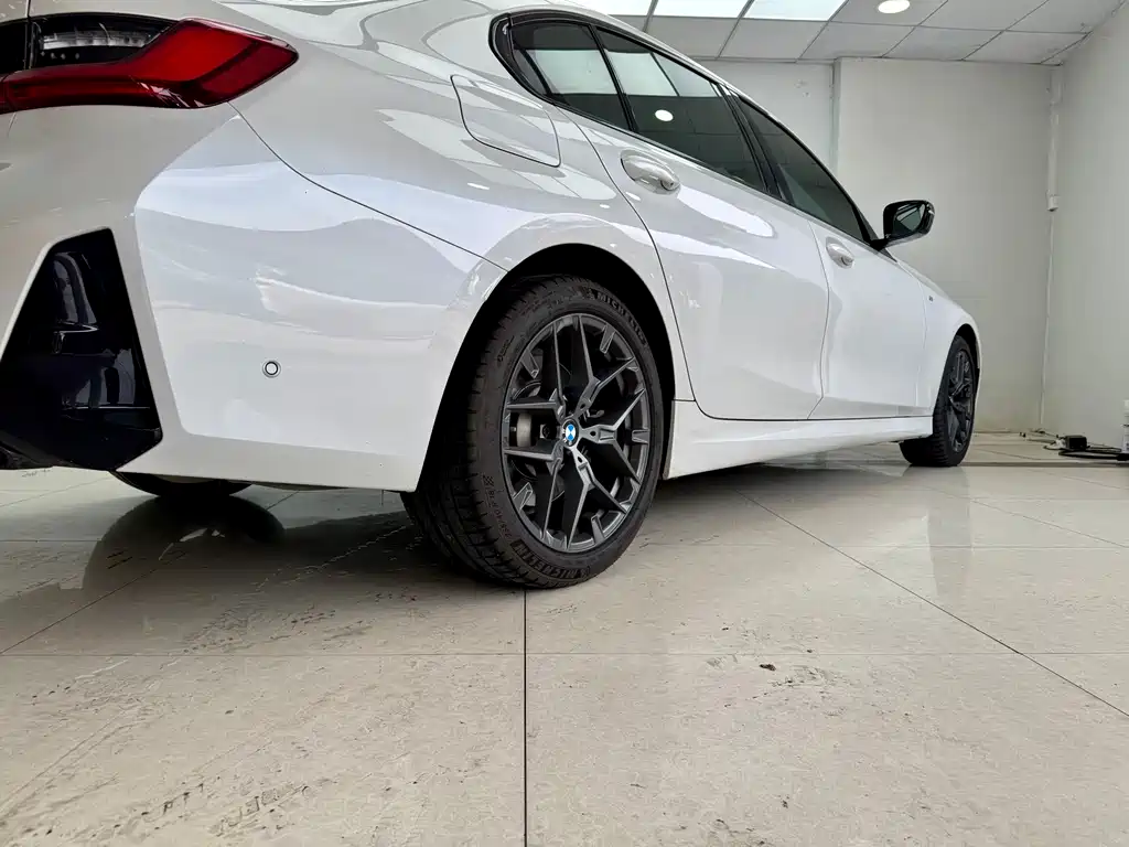 BMW 3 Series 2025 330Li M Sport Night Edition
