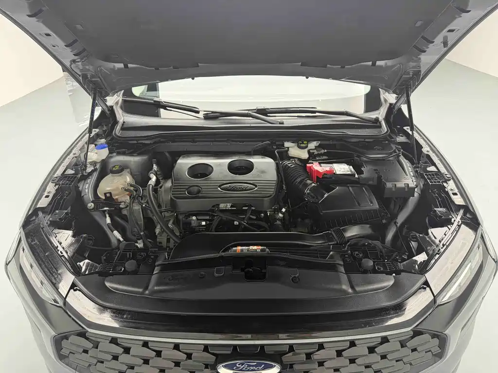 Ford Mondeo 2023 EcoBoost 180 Titanium