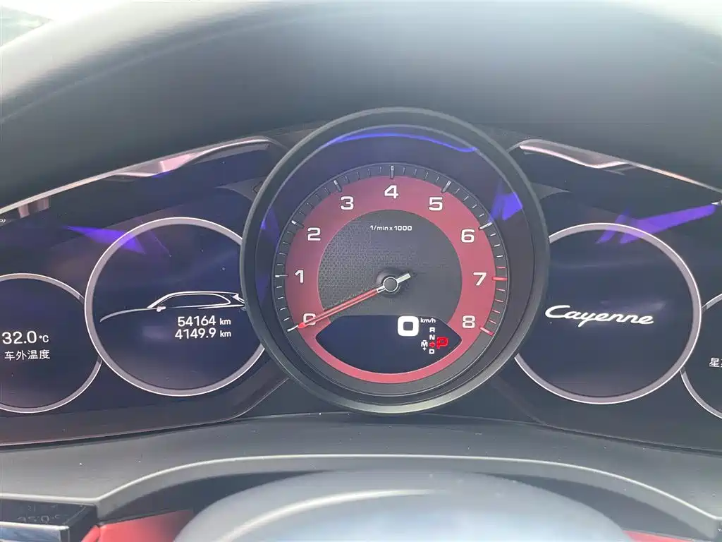 Porsche Cayenne 2023 3.0T Platinum Edition