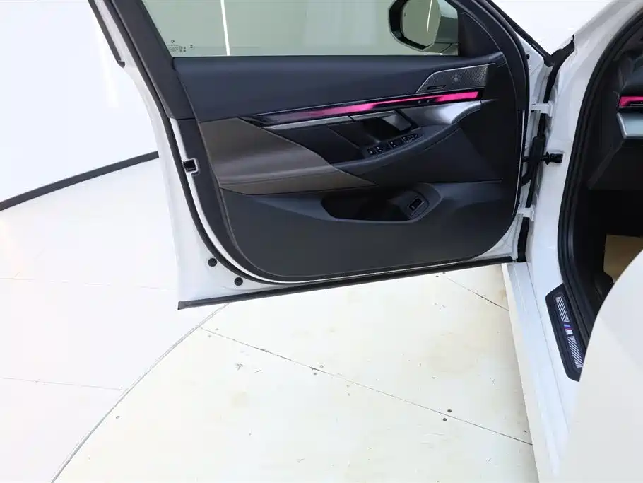 BMW 5 Series 2024 530Li Leading Edition M Sport Package