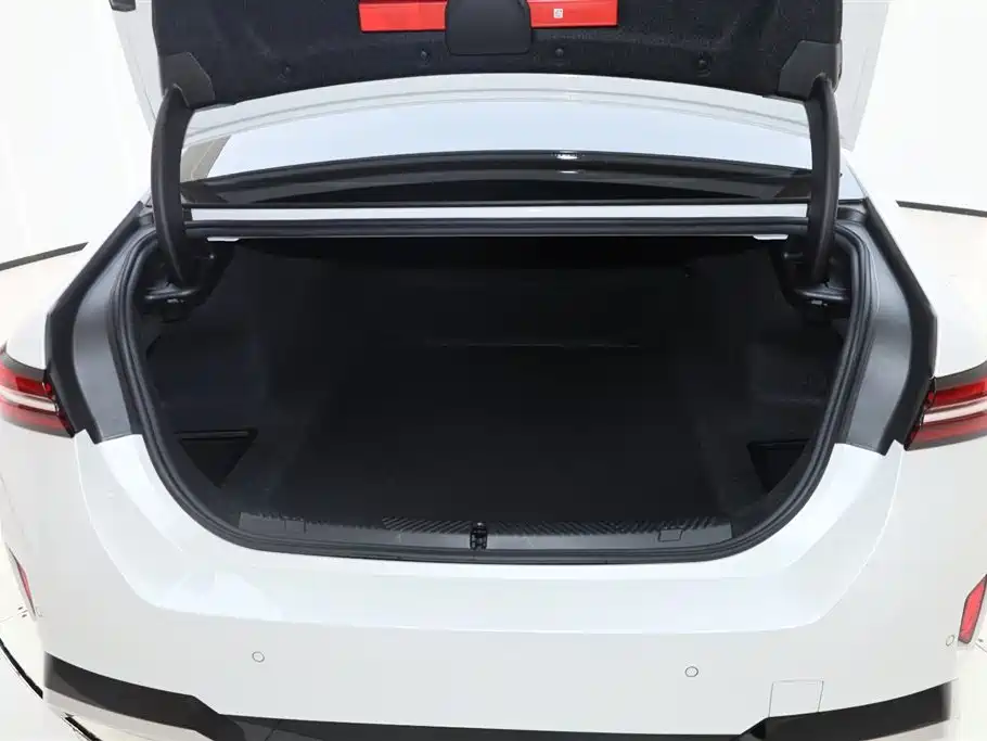 BMW 5 Series 2024 530Li Leading Edition M Sport Package