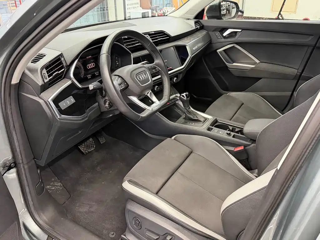 Audi Q3 2022 35 TFSI Fashion Elegant