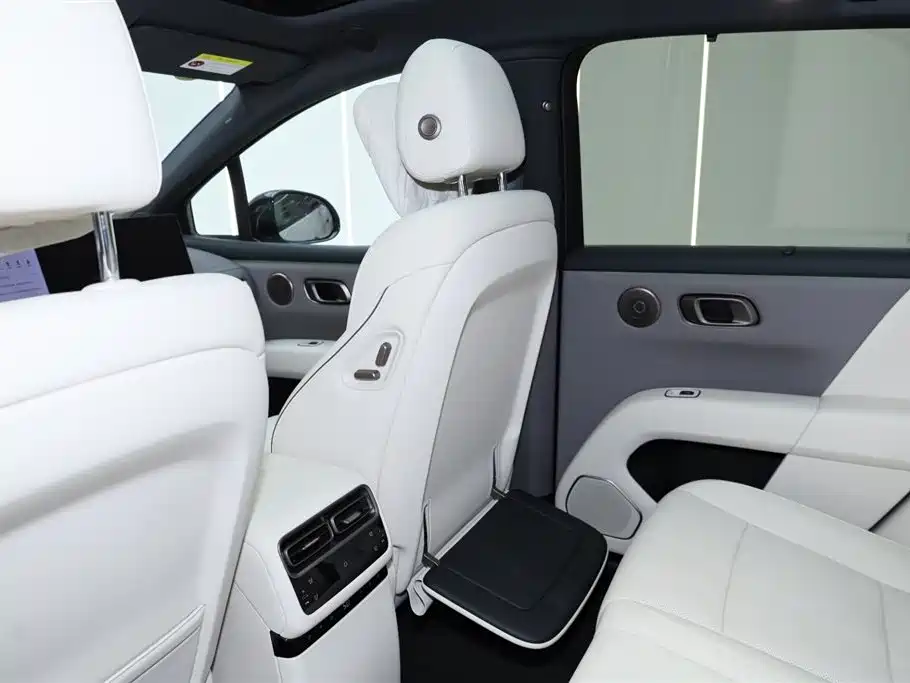 Li Auto i6 2025 RWD Standard Edition