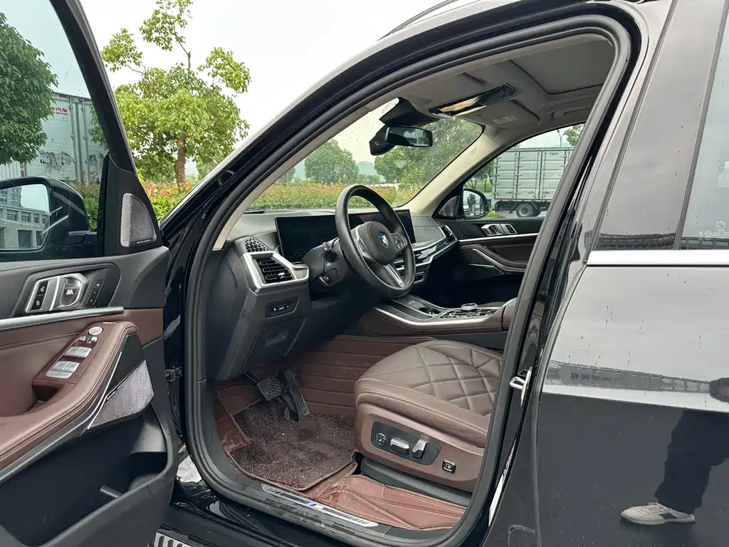 BMW X5 2025 xDrive 30Li Prestige Edition M Sport Night Package