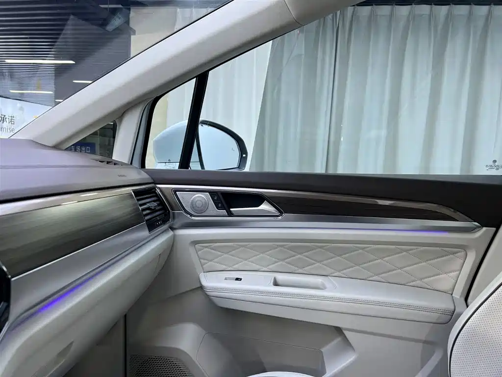 Viloran 2020 380TSI Prestige Edition