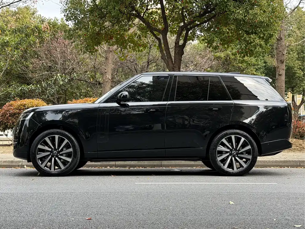 Range Rover 2023 3.0 L6 360PS Vogue Edition