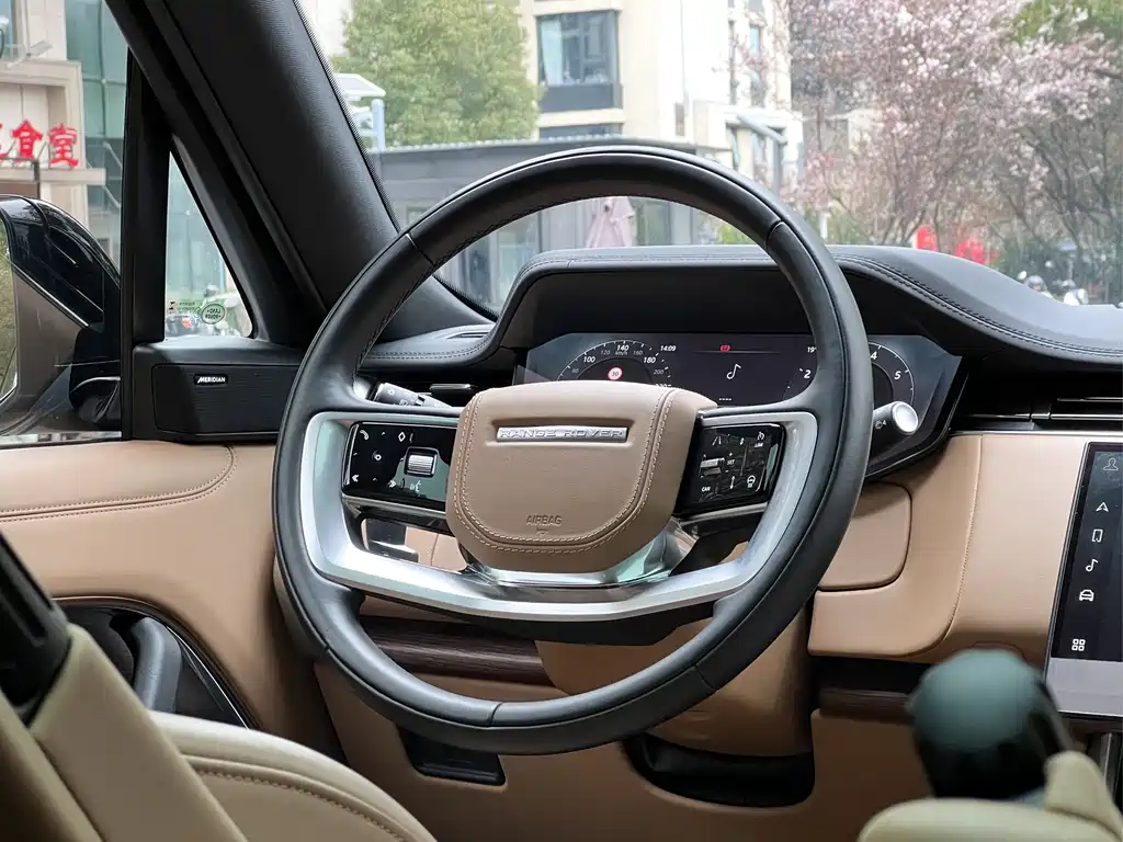 Range Rover 2023 3.0 L6 360PS Vogue Edition