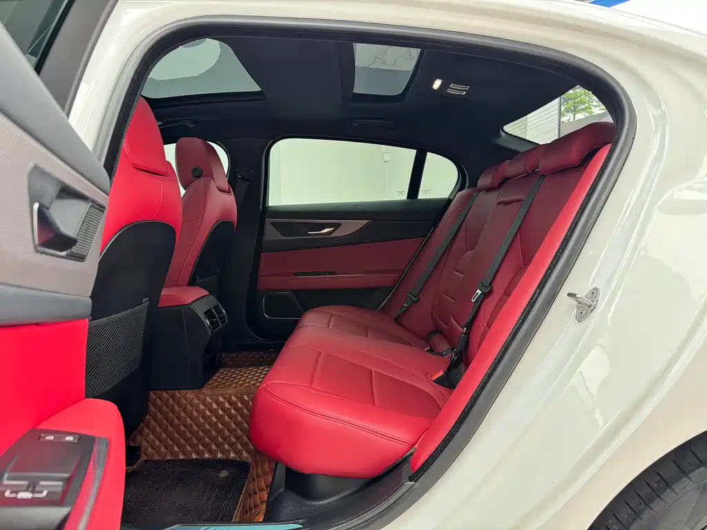 Jaguar XEL 2023 2.0T 250PS R-DYNAMIC S
