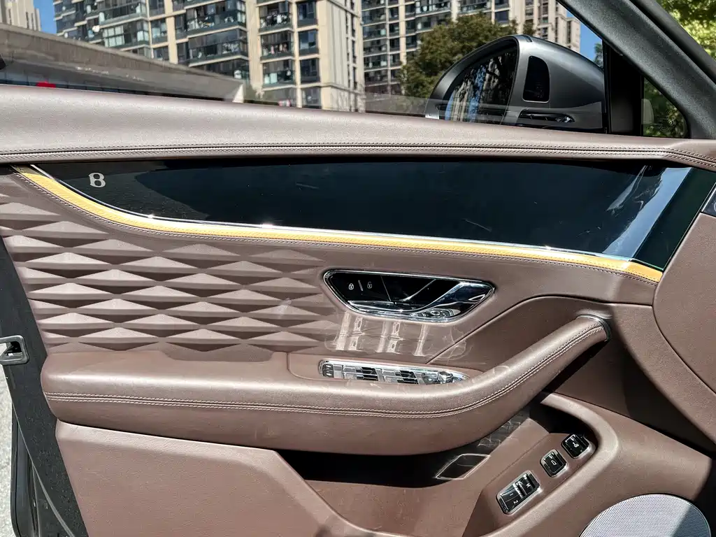 2022 Bentley Flying Spur Plug-in Hybrid 2.9T V6 Mulliner