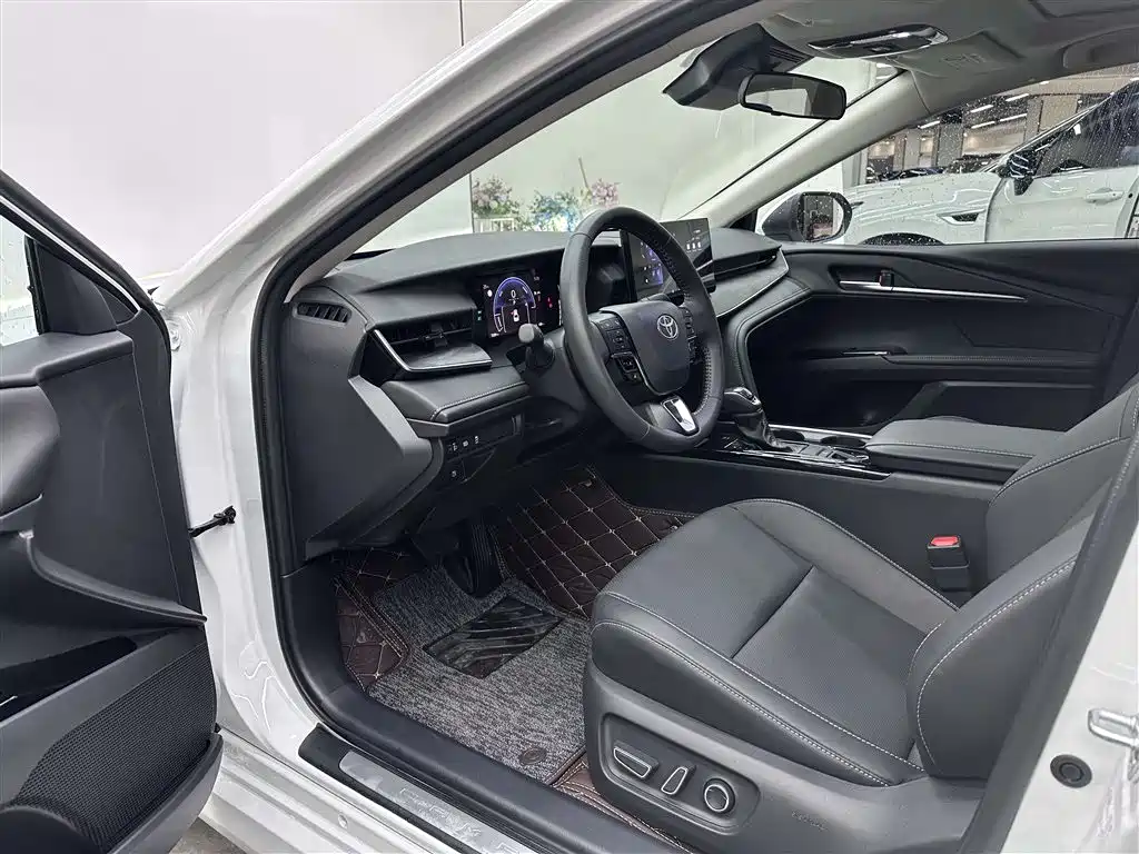 Toyota Camry 2024 Hybrid 2.0HGVP Luxury Edition