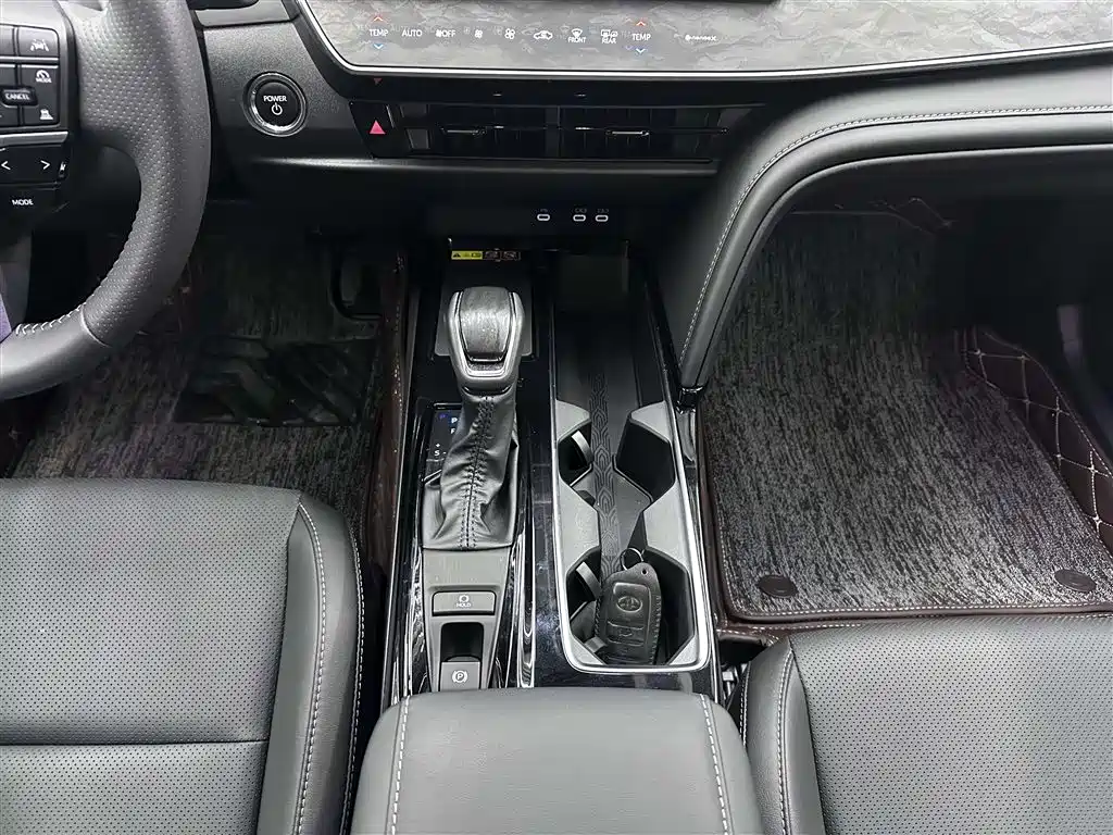 Toyota Camry 2024 Hybrid 2.0HGVP Luxury Edition