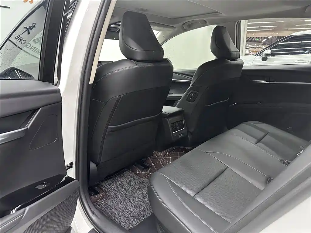 Toyota Camry 2024 Hybrid 2.0HGVP Luxury Edition