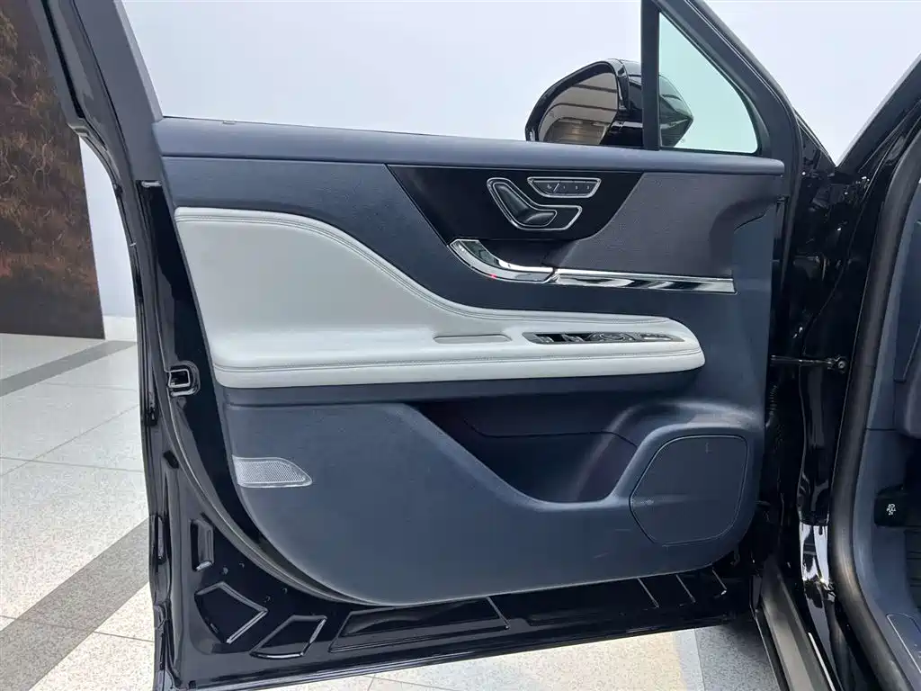 Lincoln Corsair 2024 2.0T FWD Prestige Edition