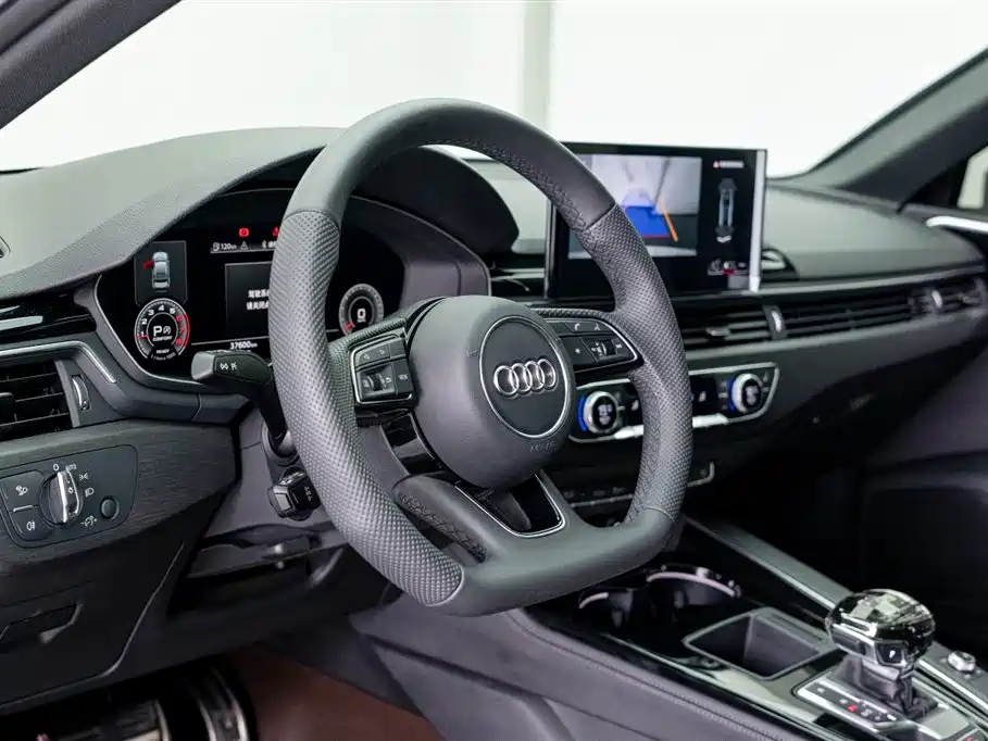 Audi A4L 2024 40 TFSI Luxury Dynamic Edition