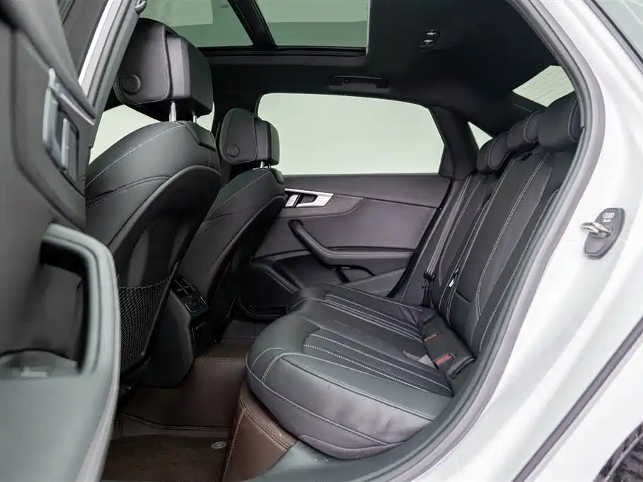 Audi A4L 2024 40 TFSI Luxury Dynamic Edition