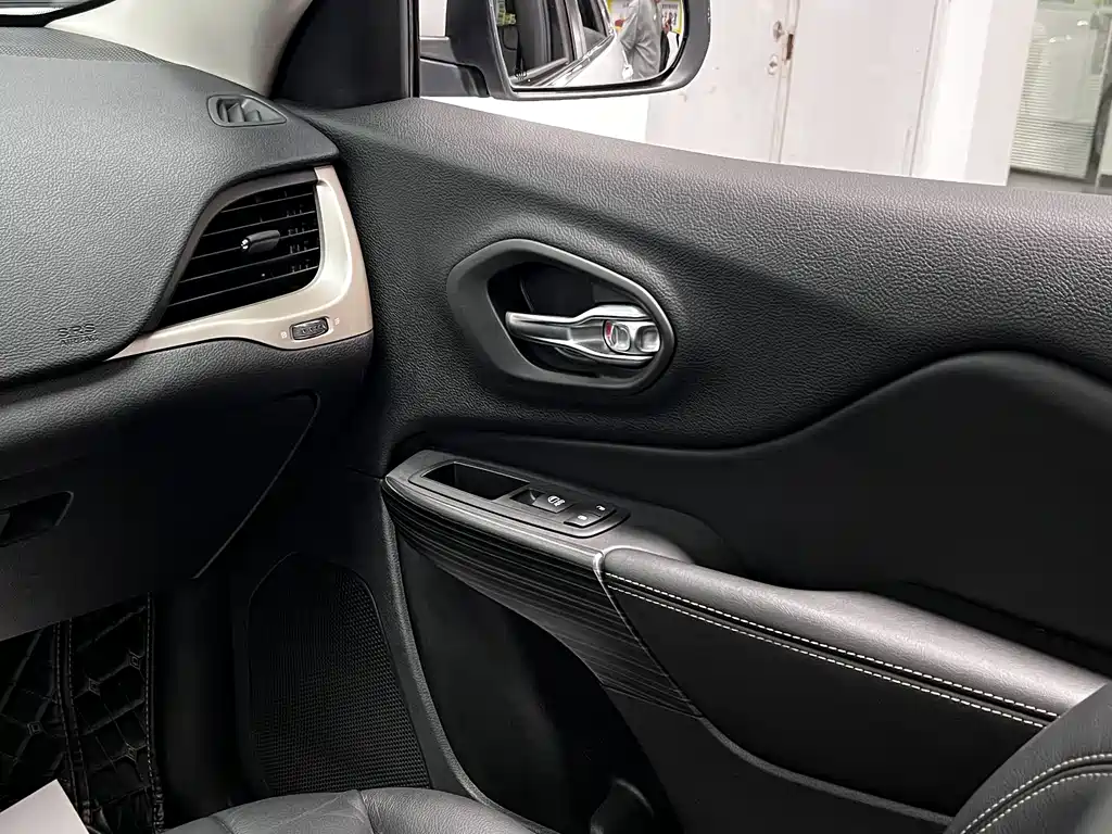 Jeep Cherokee 2017 2.4L Limited