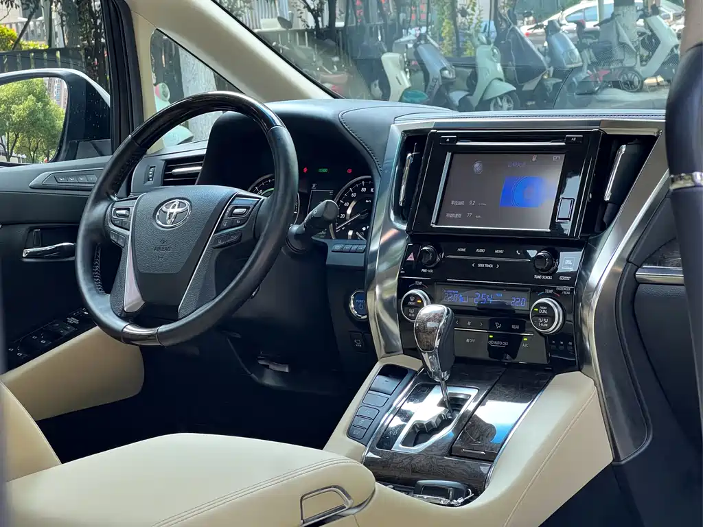 Toyota Vellfire 2019 Hybrid 2.5L HV Premium Edition