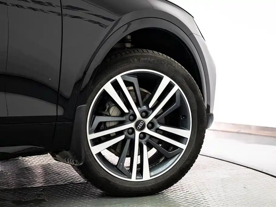 Audi Q5L 2023 40T Luxury Dynamic