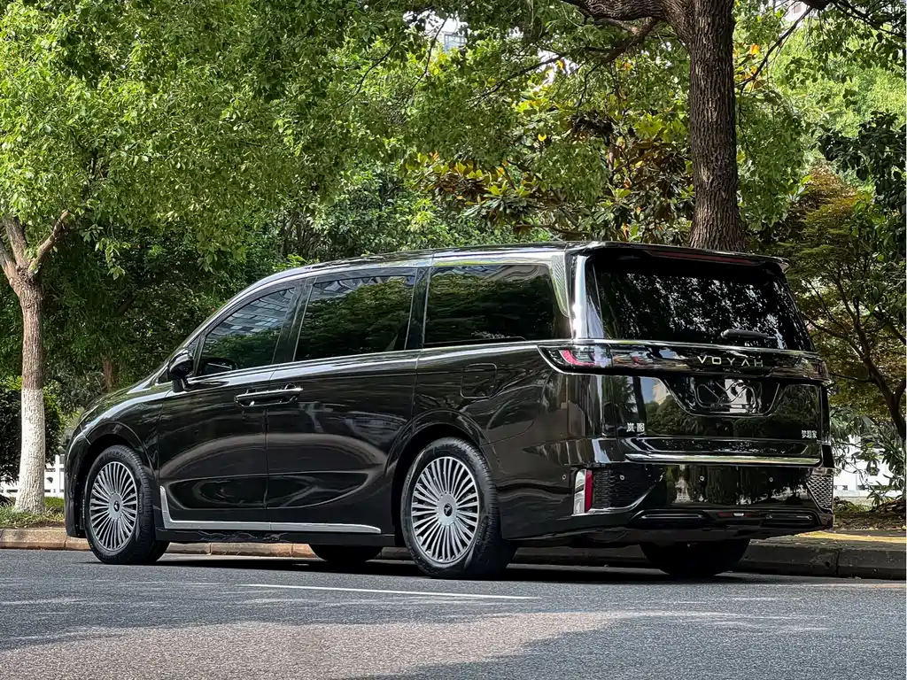 Voyah Dreamer 2025 PHEV AWD Flagship Kunpeng Edition