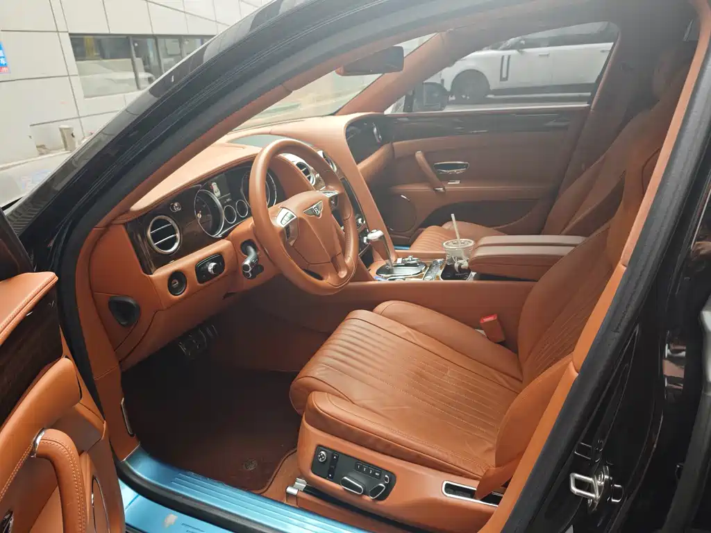 Bentley Flying Spur 2017 4.0T V8 Standard Edition