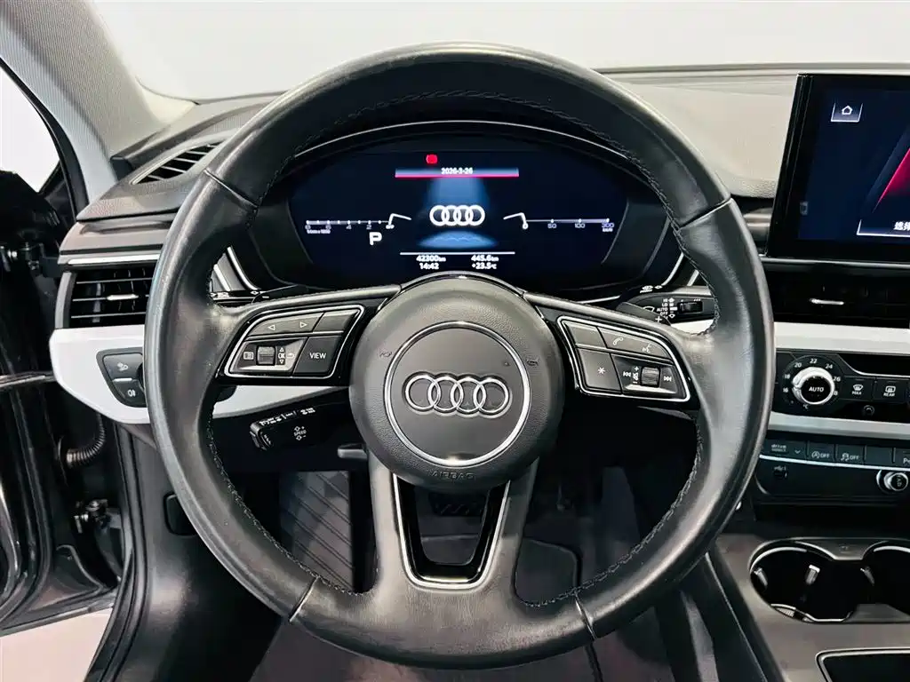 Audi A4L 2023 40 TFSI Sport