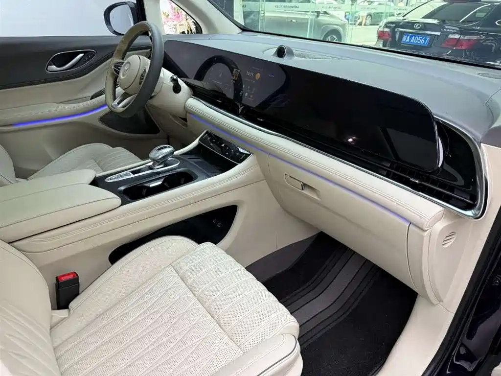 Voyah Dreamer 2024 PHEV Ultra Long Range Flagship Edition