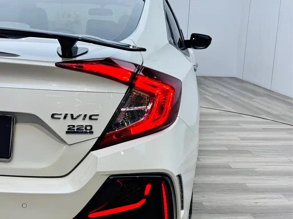 Civic 2016 220TURBO CVT Prestige Edition