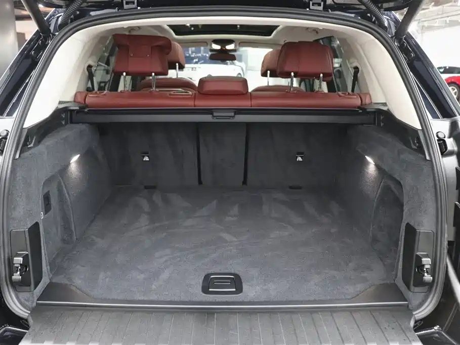 BMW X5 2025 xDrive30Li M Sport Night Edition