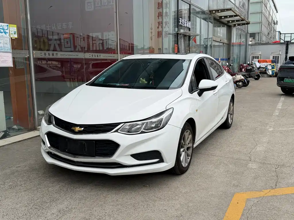 Chevrolet Cruze 2018 320 Automatic Pioneer Sunroof Edition