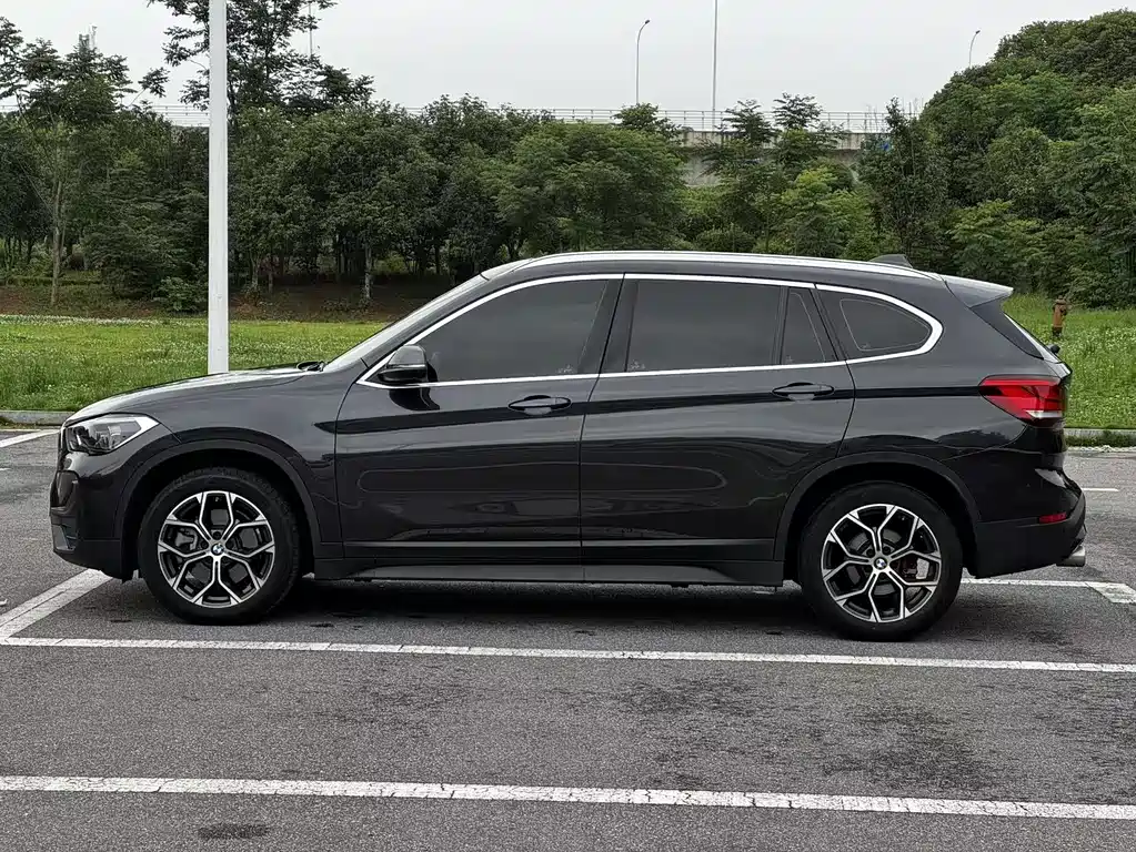 BMW X1 2022 sDrive25Li Leading Edition