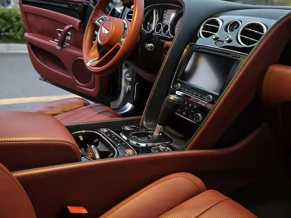 Bentley Flying Spur 2015 4.0T V8 Standard Edition