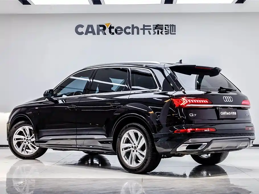 Audi Q7 2023 45 TFSI quattro S line Sport