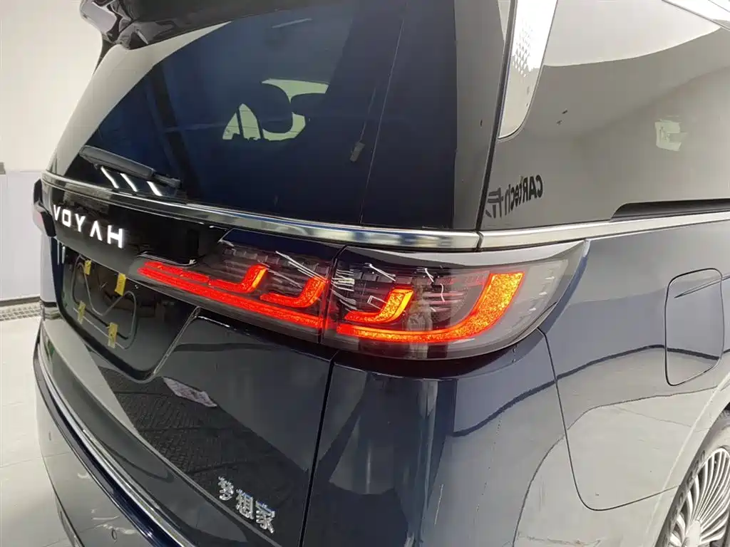 Voyah Dreamer 2025 PHEV AWD Flagship Kunpeng Edition